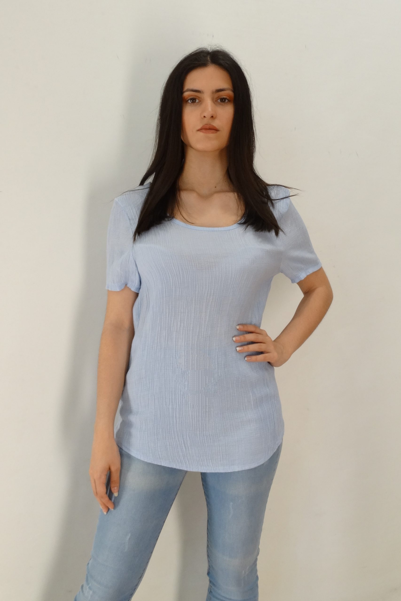 Μπλούζα με χιαστή πλάτη